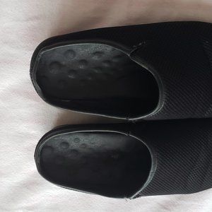 Walking Craddles clogs